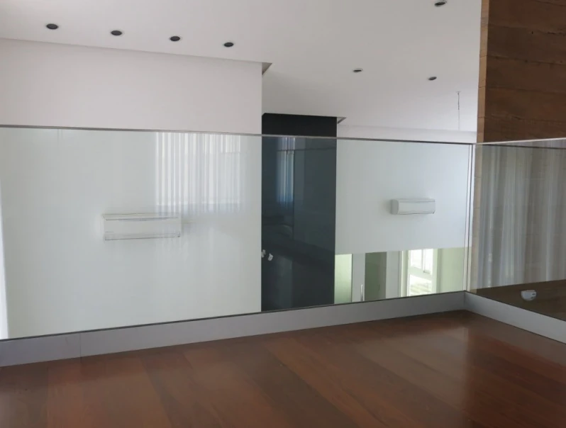 guarda corpo de alumínio branco