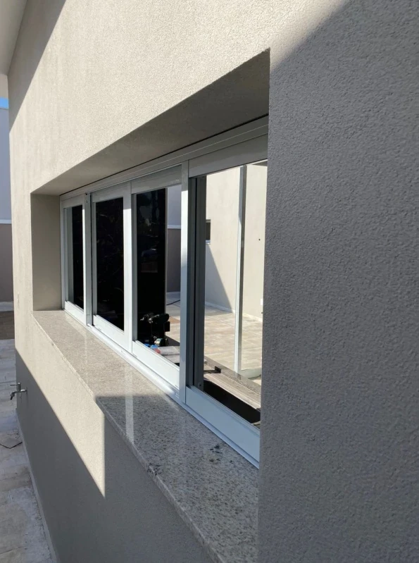 janela de alumínio de correr