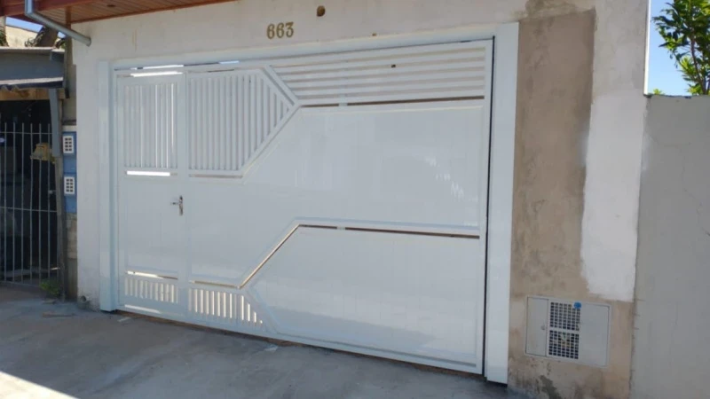 portão de alumínio fechado