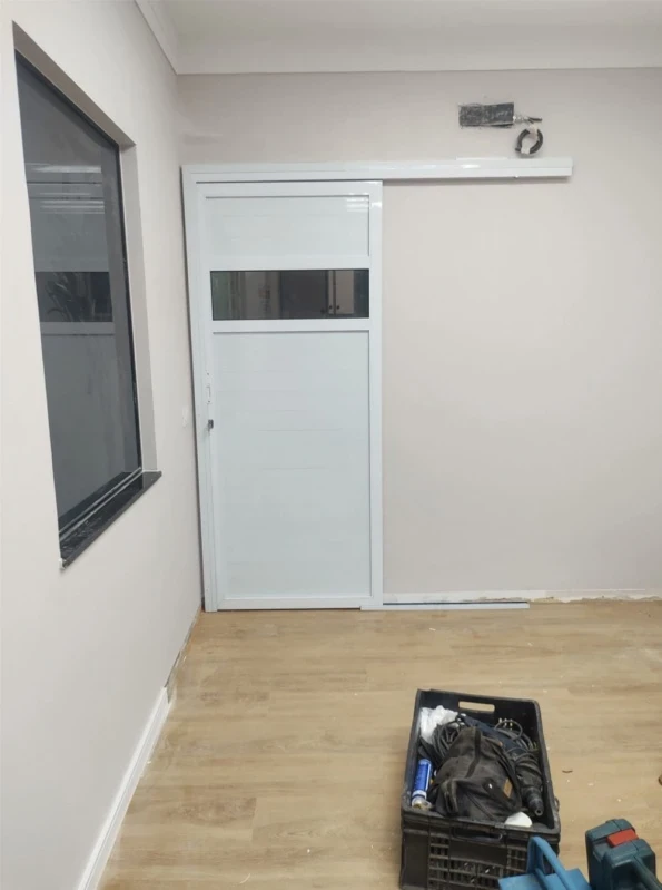 portas de alumínio com basculante